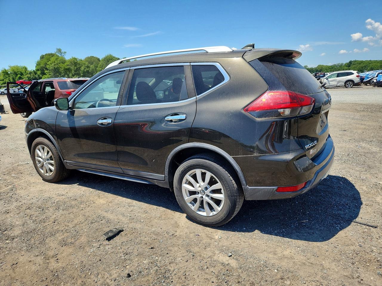 2017 NISSAN ROGUE
