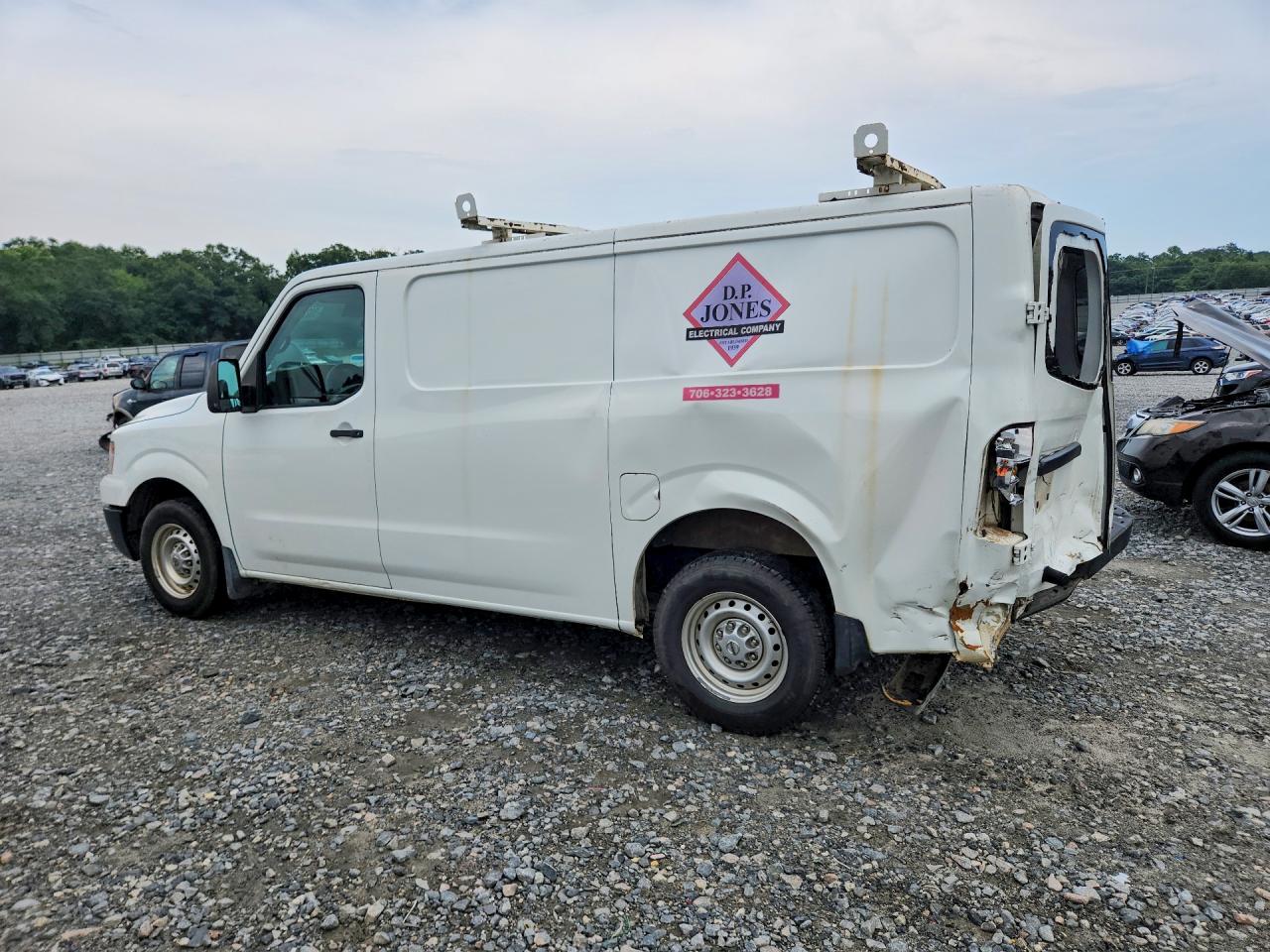 2016 NISSAN NV