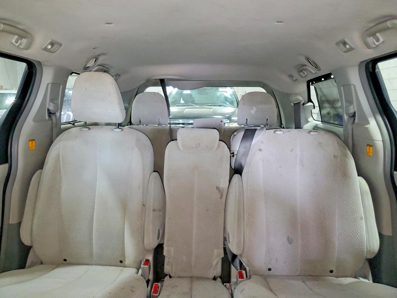 2012 TOYOTA SIENNA