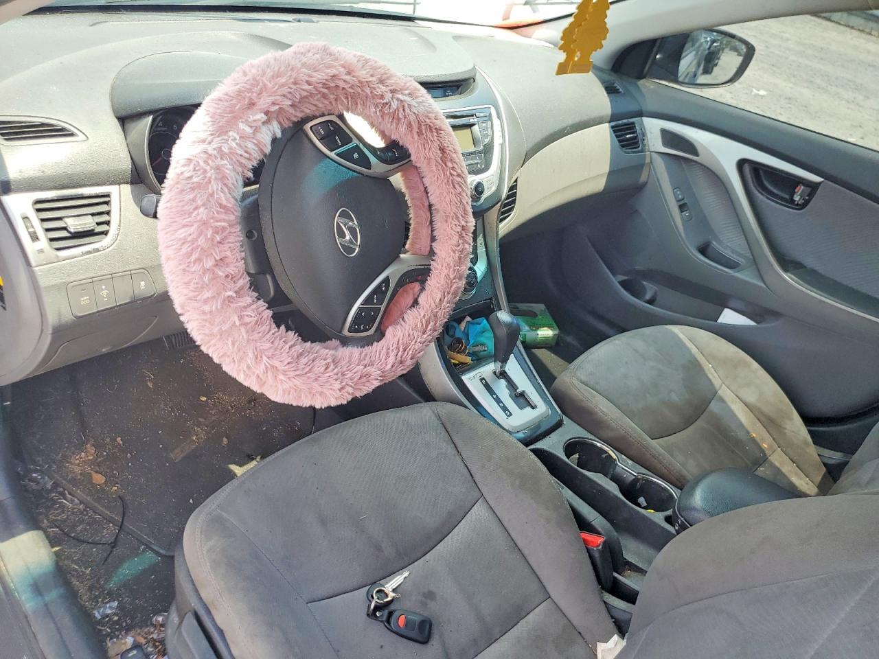 2012 HYUNDAI ELANTRA