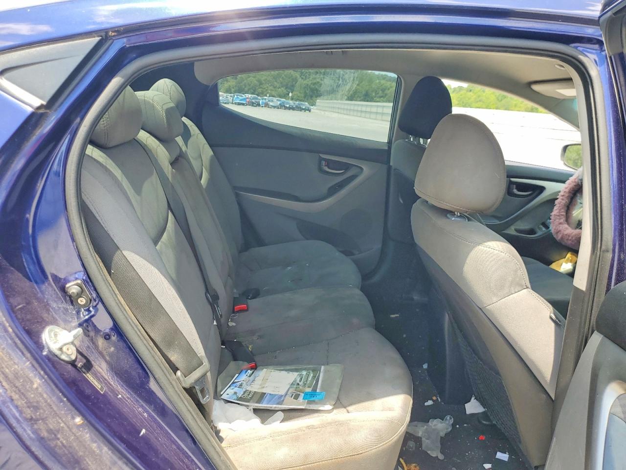 2012 HYUNDAI ELANTRA