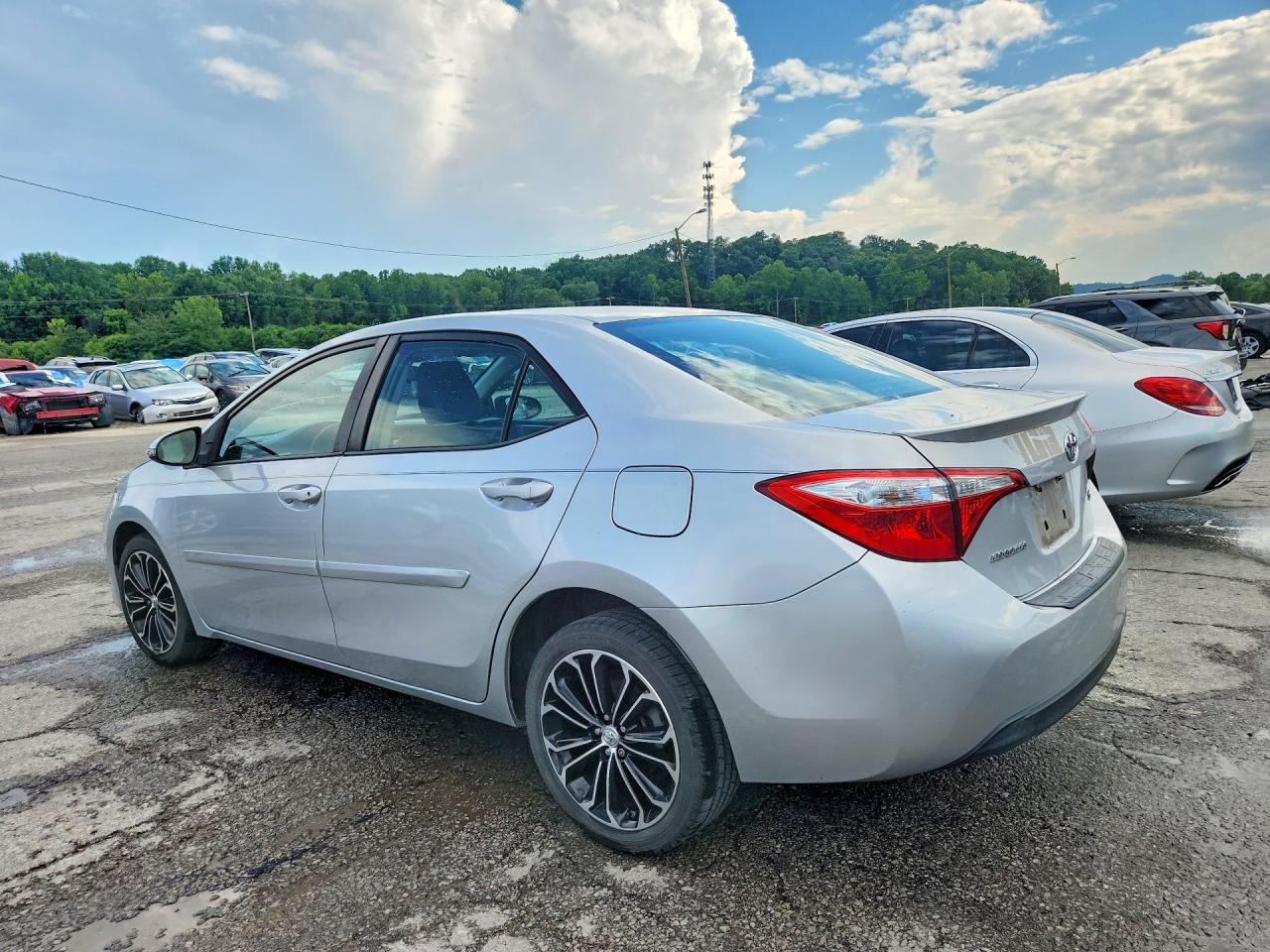 2015 TOYOTA COROLLA