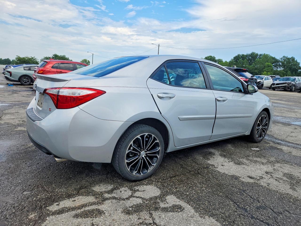 2015 TOYOTA COROLLA