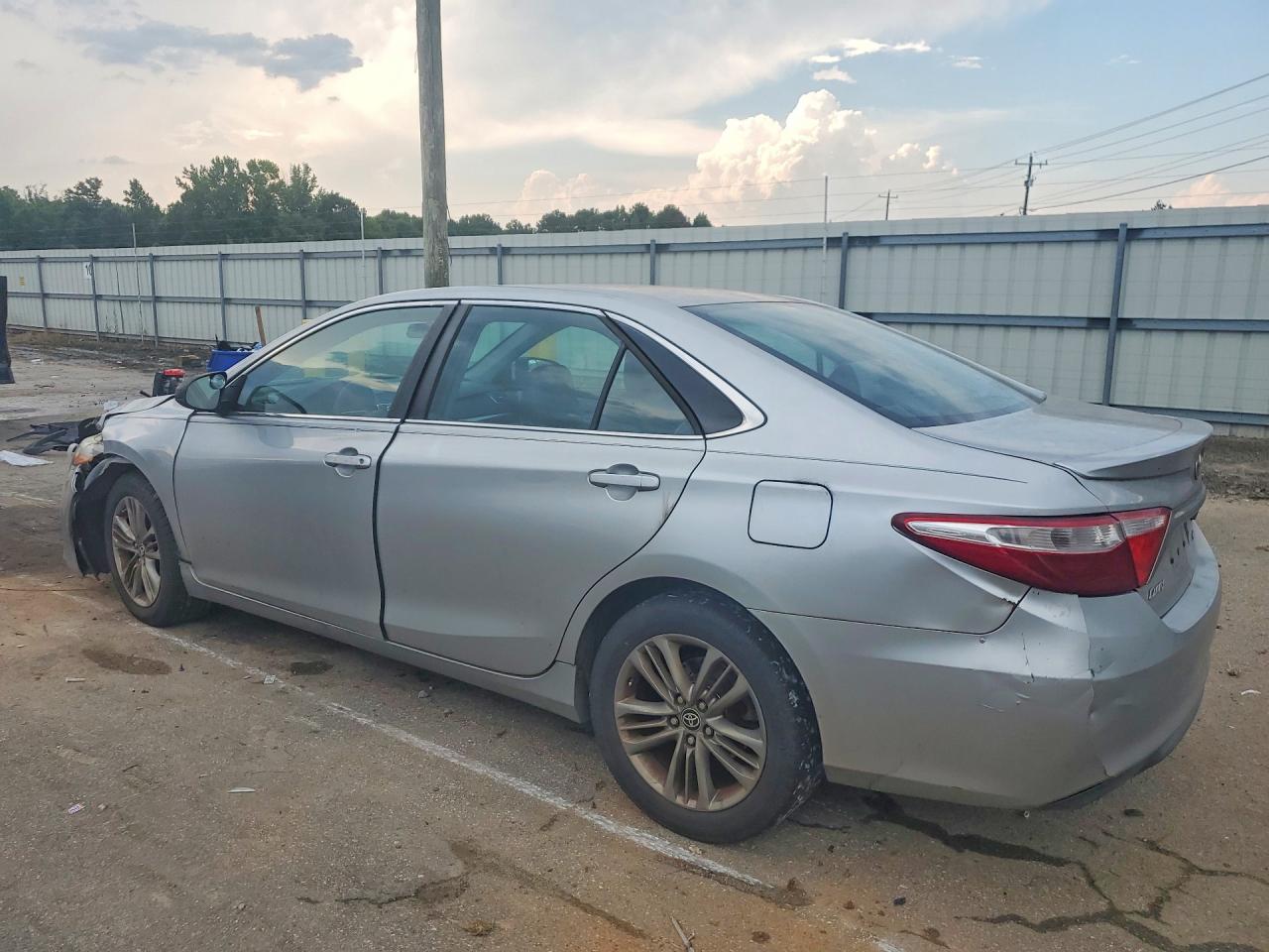2016 TOYOTA CAMRY