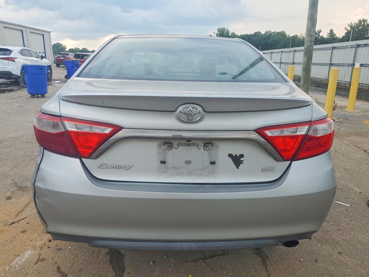 2016 TOYOTA CAMRY