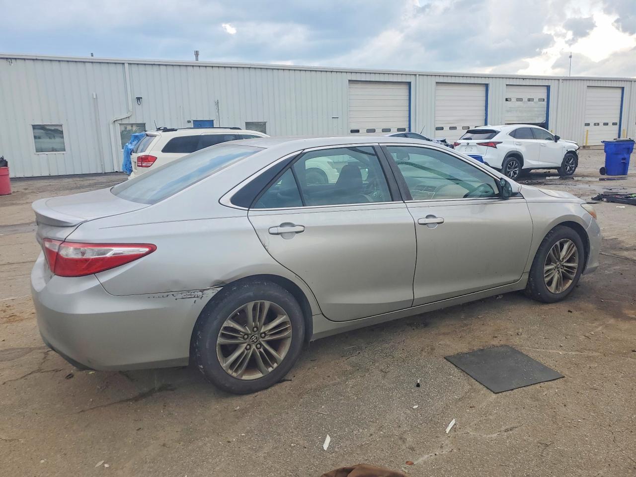 2016 TOYOTA CAMRY