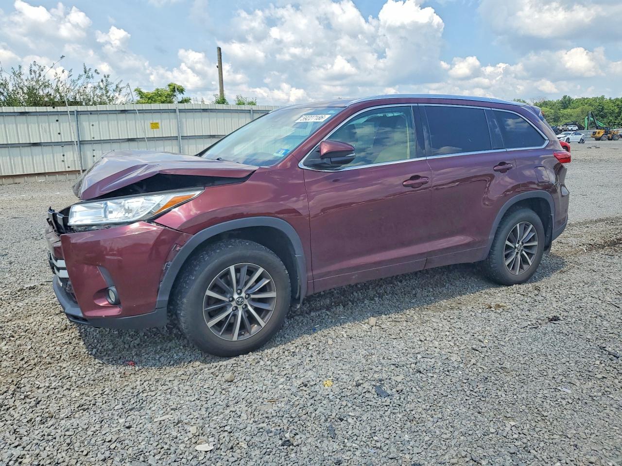 2017 TOYOTA HIGHLANDER