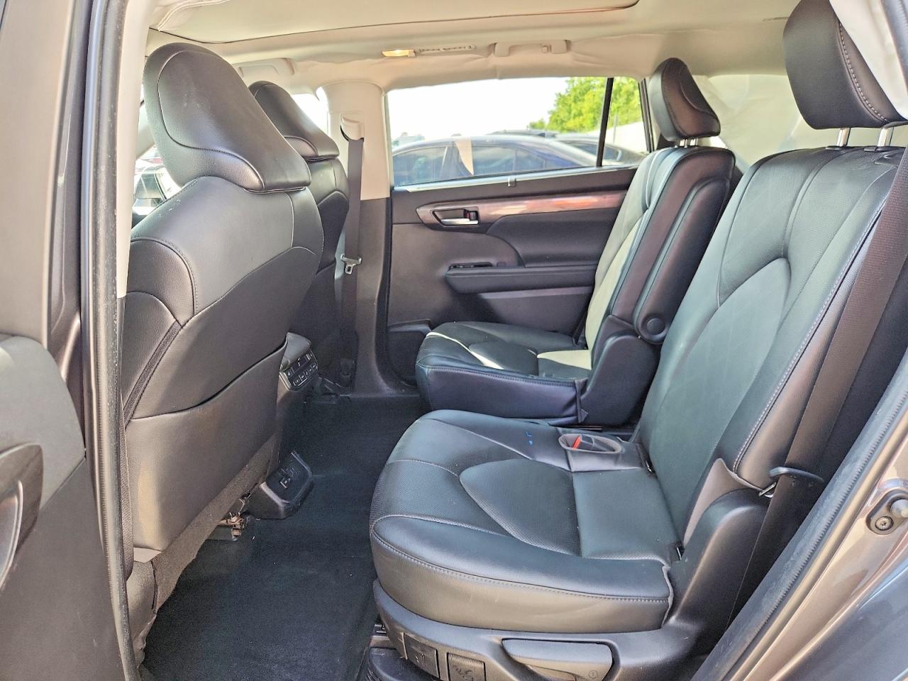 2022 TOYOTA HIGHLANDER