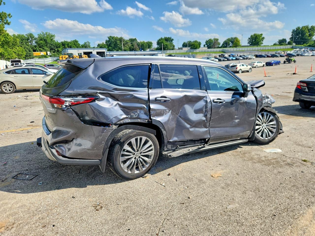 2022 TOYOTA HIGHLANDER