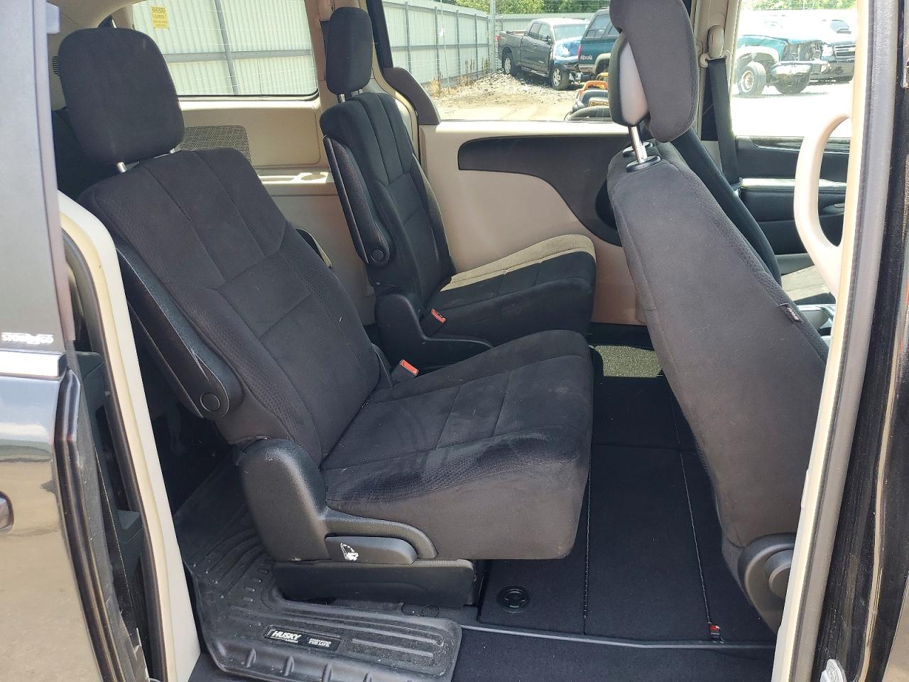2011 CHRYSLER MINIVAN