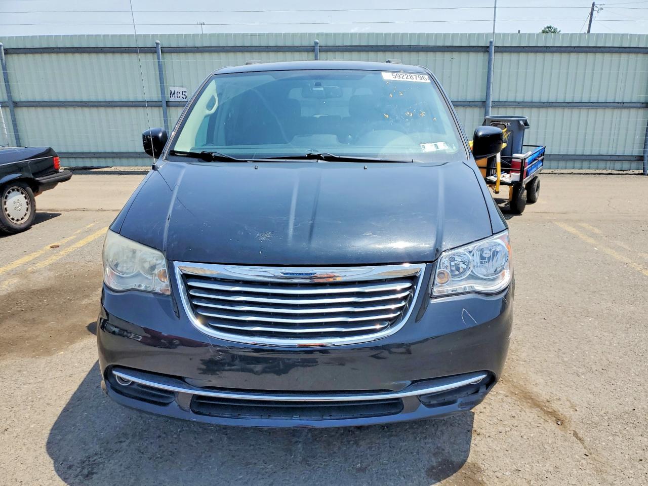 2011 CHRYSLER MINIVAN