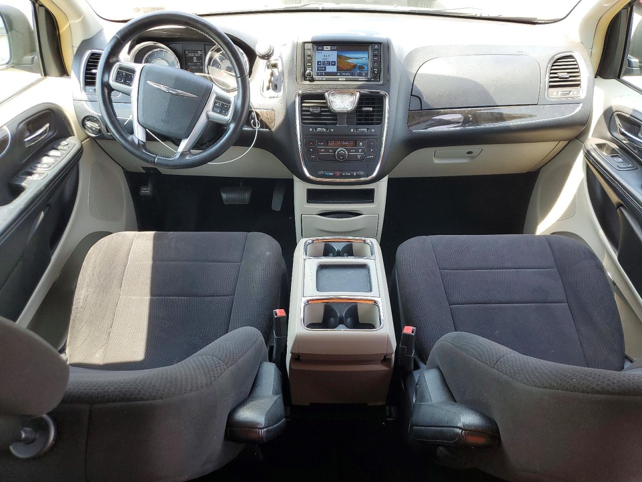 2011 CHRYSLER MINIVAN