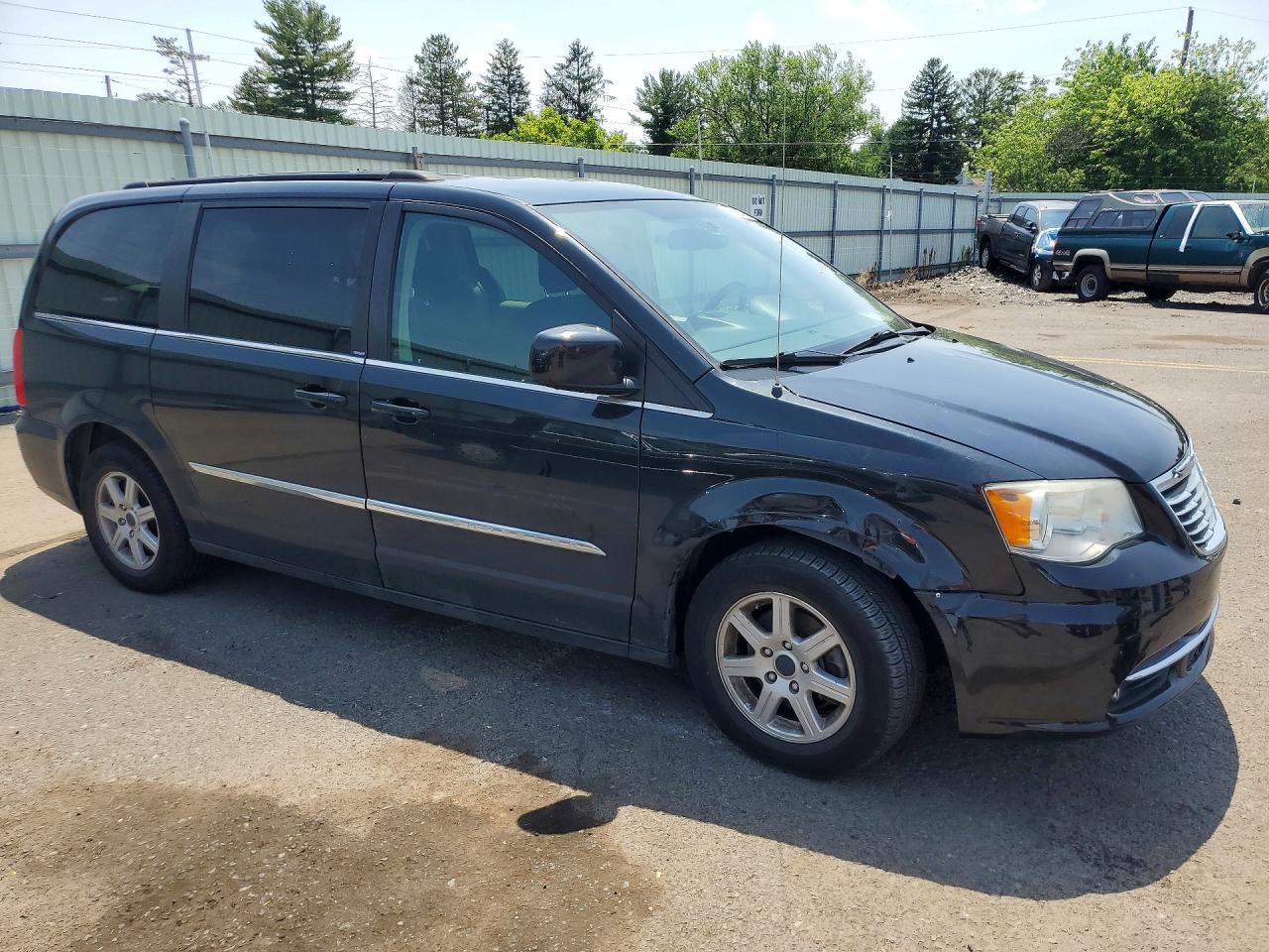 2011 CHRYSLER MINIVAN