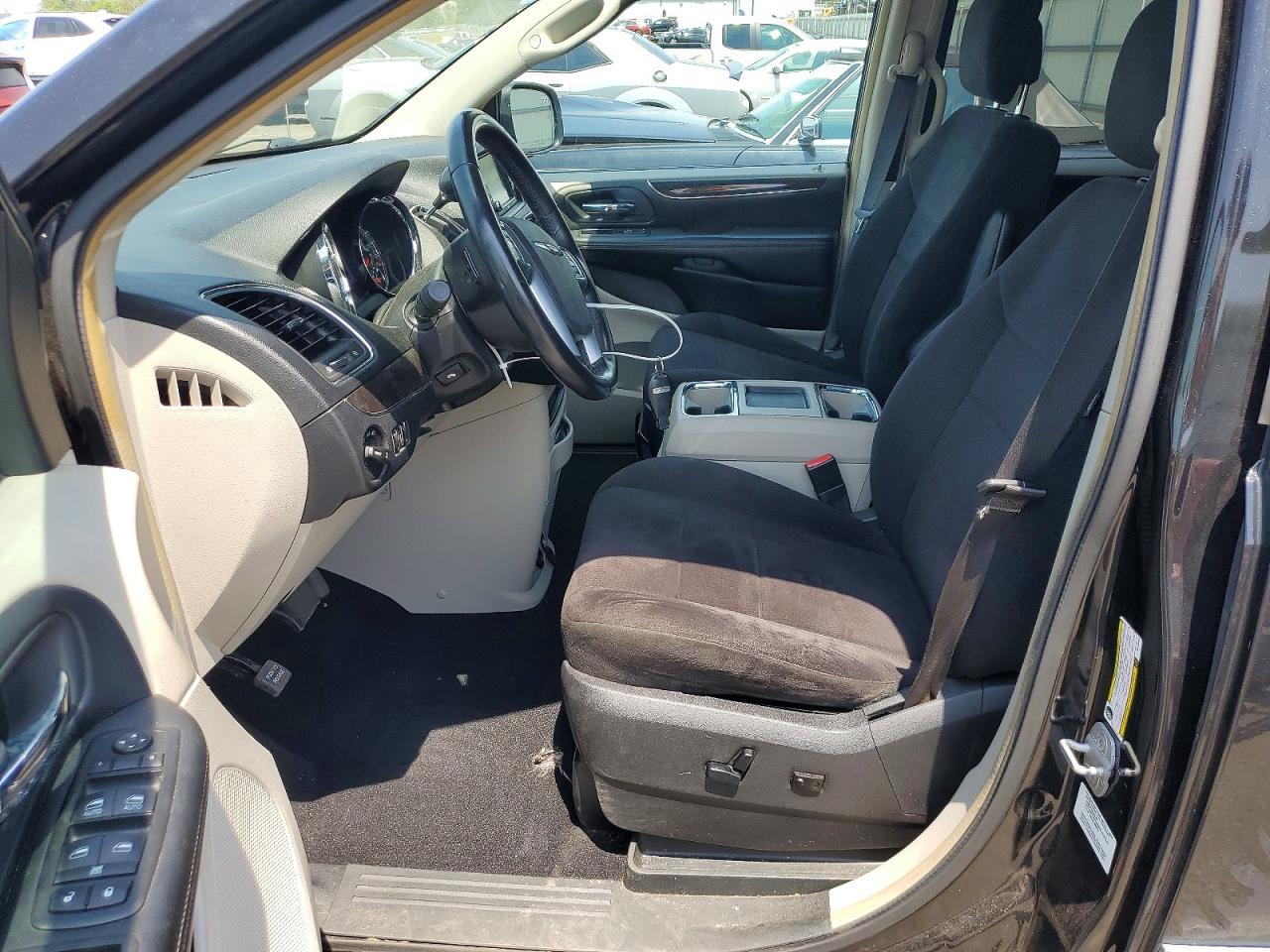 2011 CHRYSLER MINIVAN