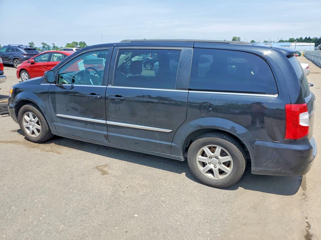 2011 CHRYSLER MINIVAN