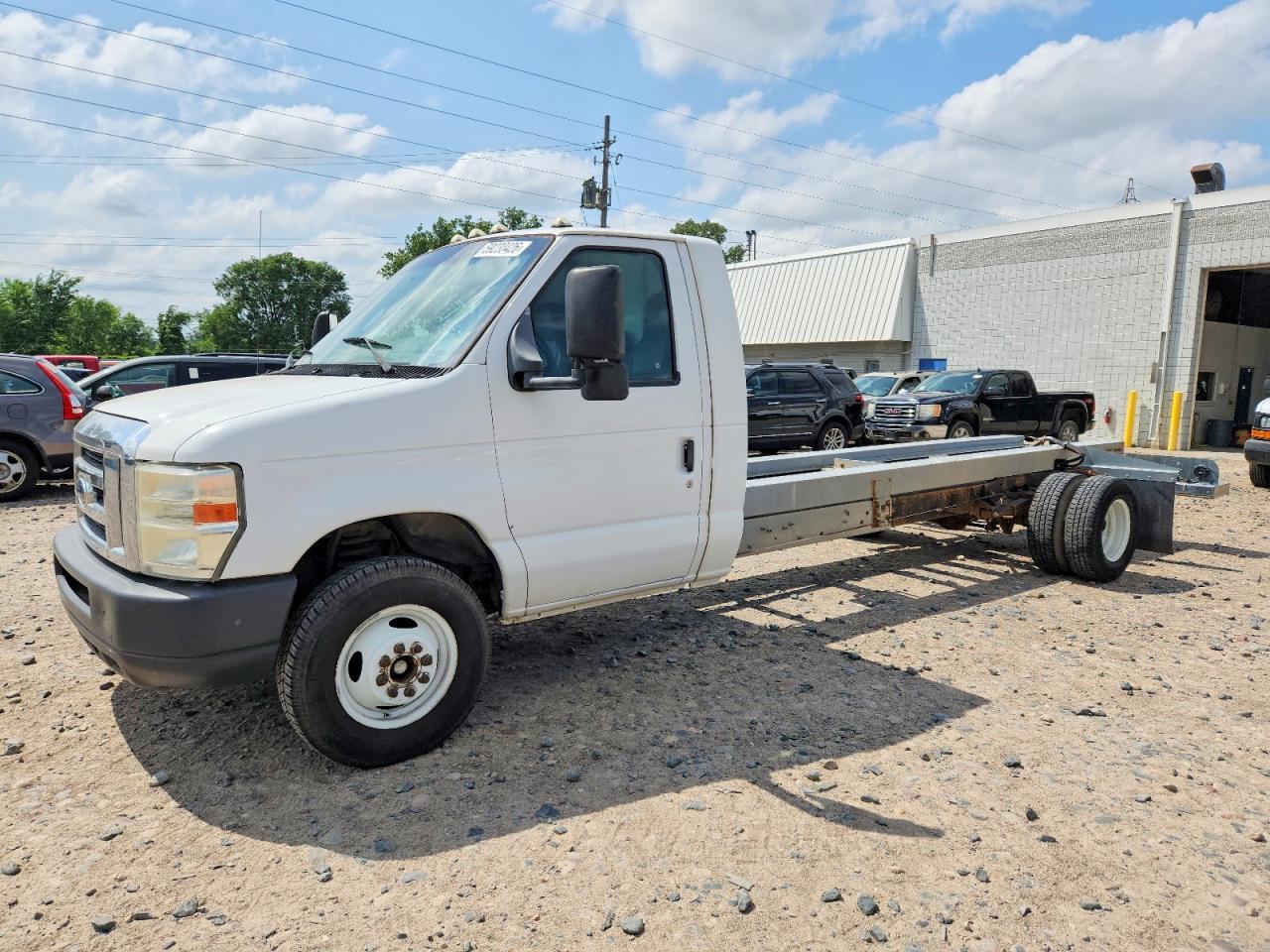 2011 FORD E 450