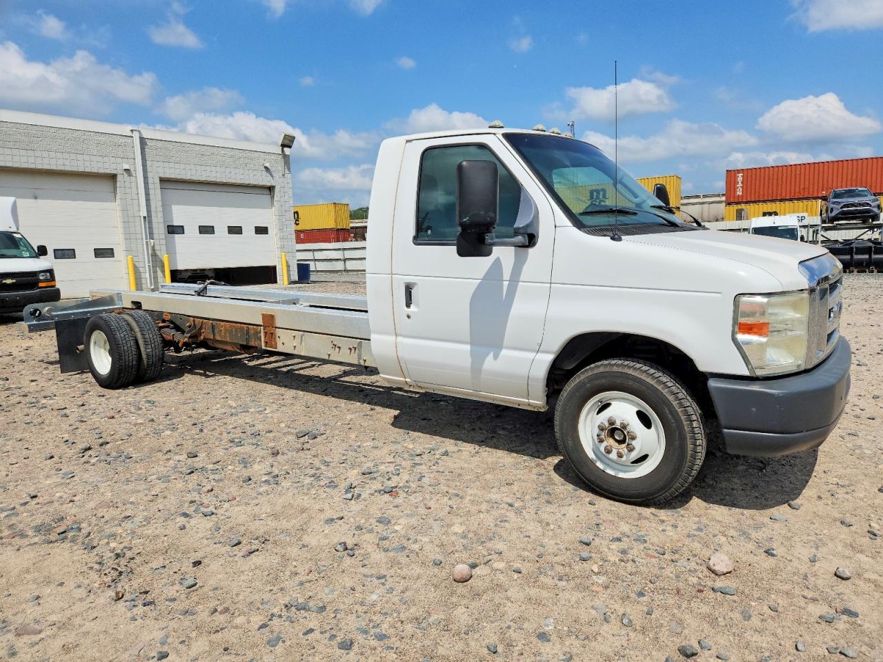 2011 FORD E 450