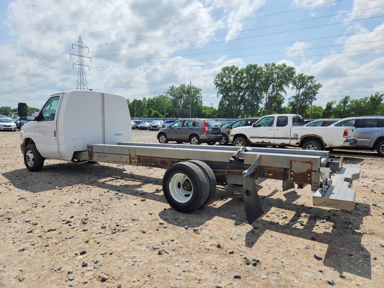 2011 FORD E 450