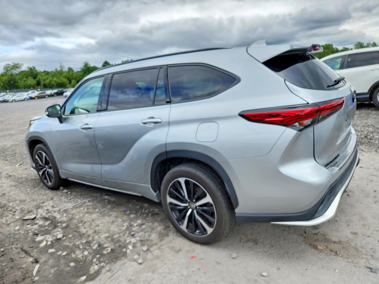 2022 TOYOTA HIGHLANDER