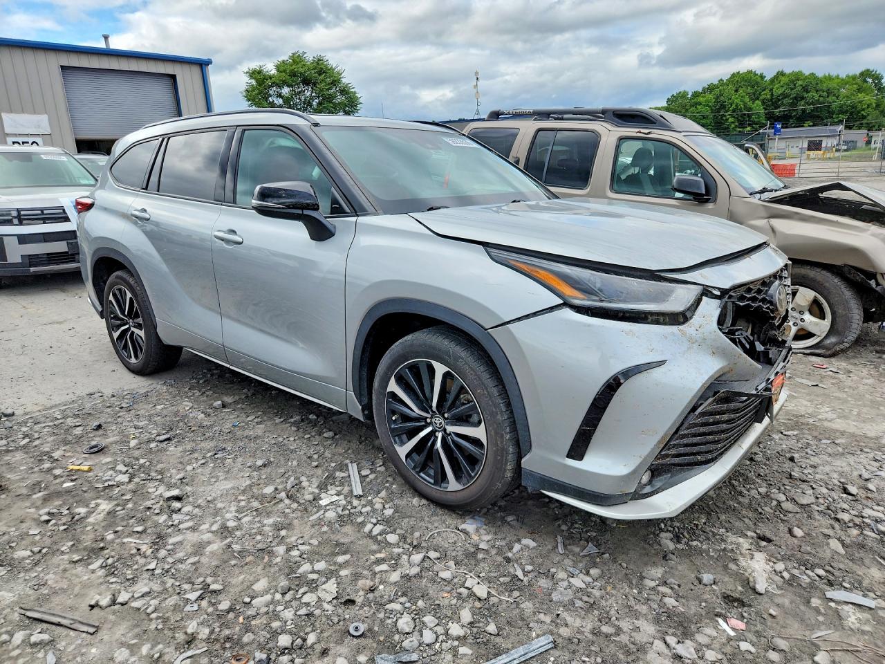 2022 TOYOTA HIGHLANDER