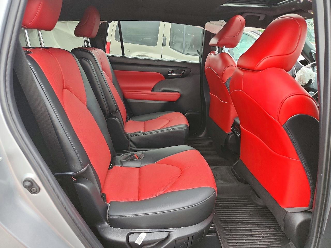 2022 TOYOTA HIGHLANDER
