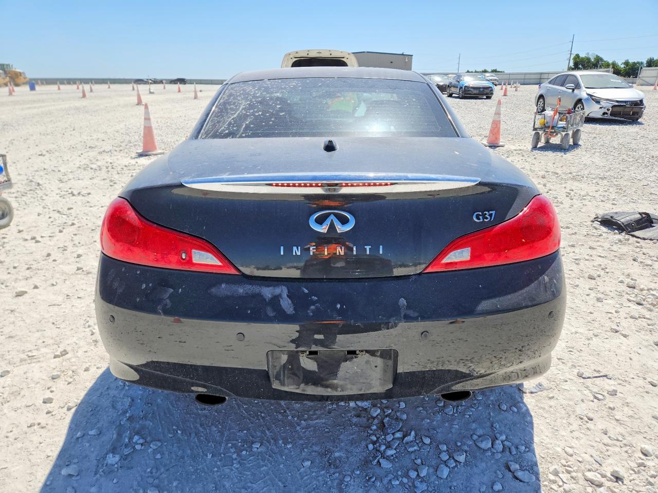 2013 INFINITI G37
