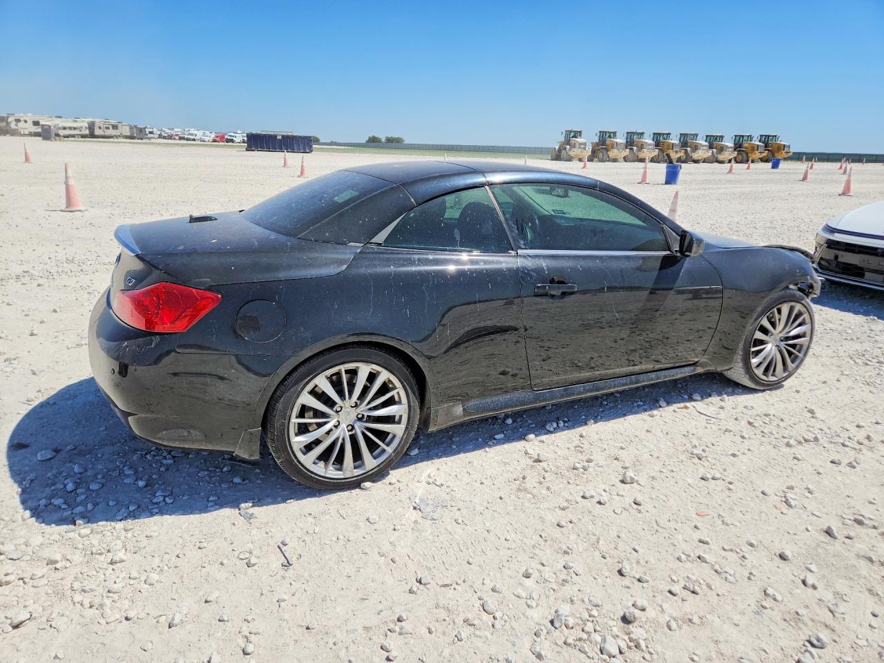 2013 INFINITI G37