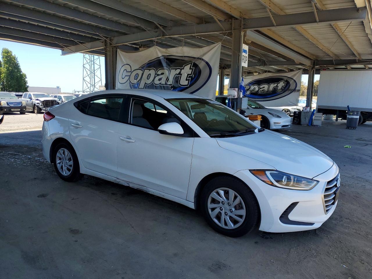 2017 HYUNDAI ELANTRA