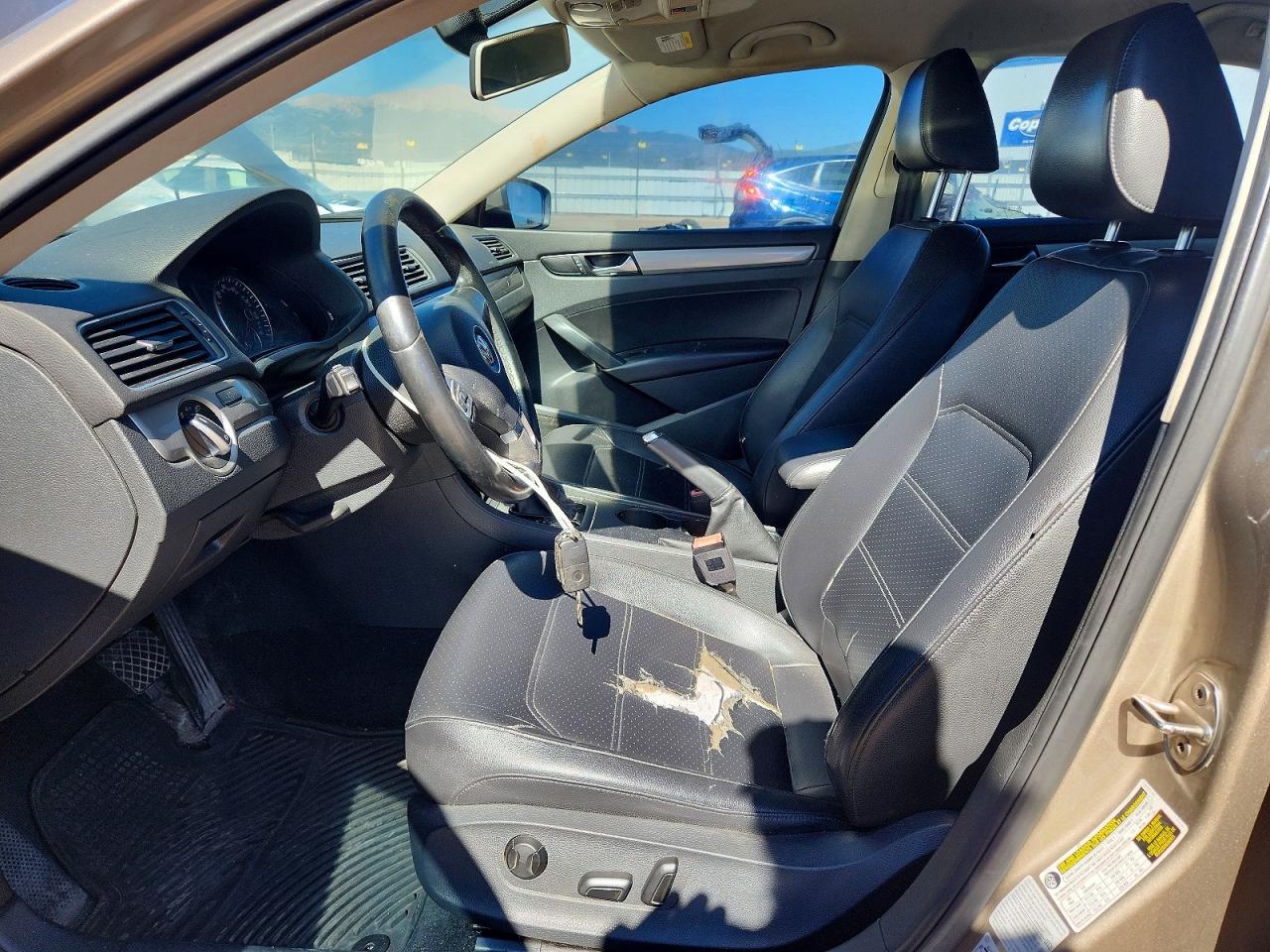 2015 VOLKSWAGEN PASSAT