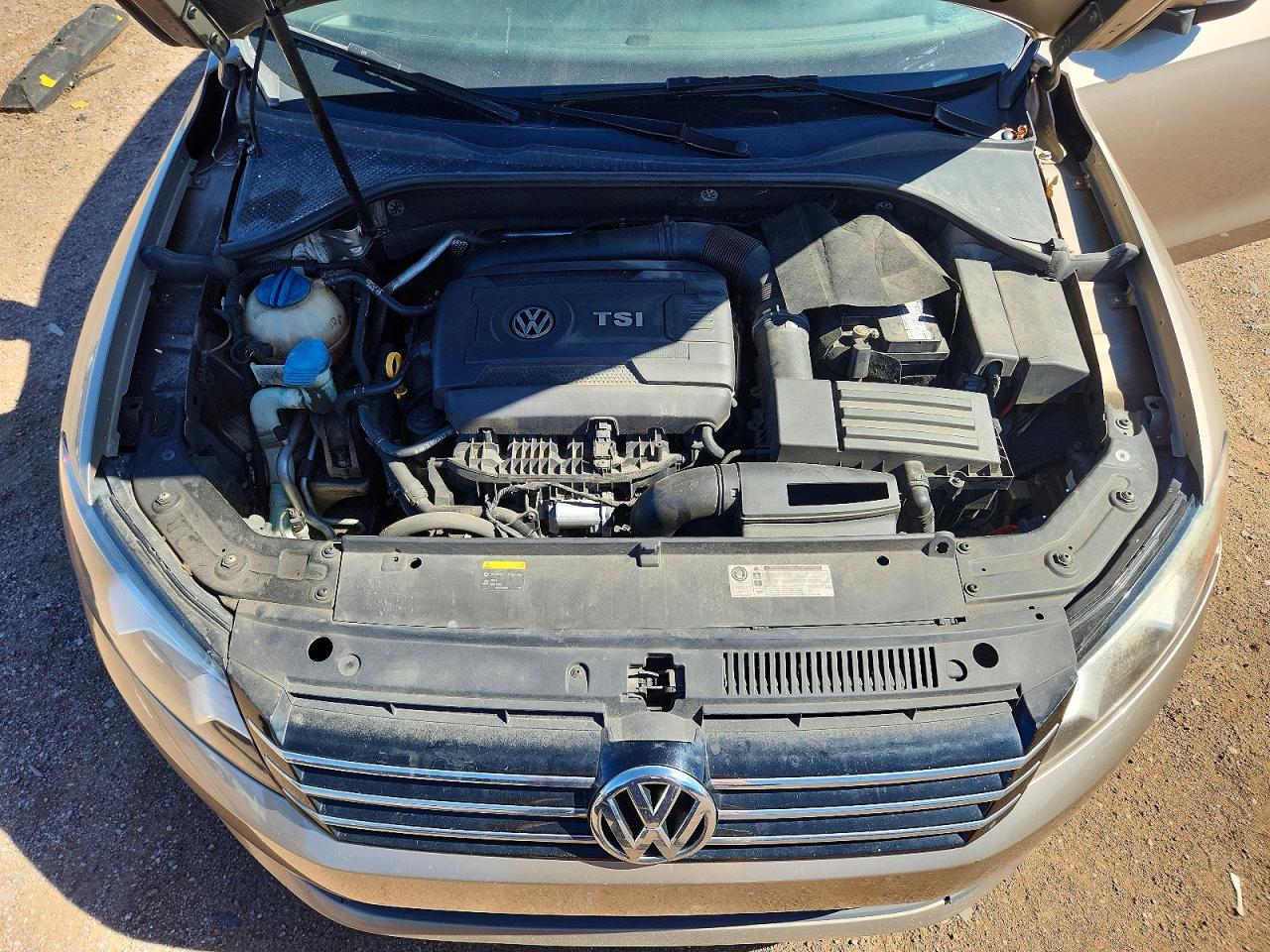2015 VOLKSWAGEN PASSAT
