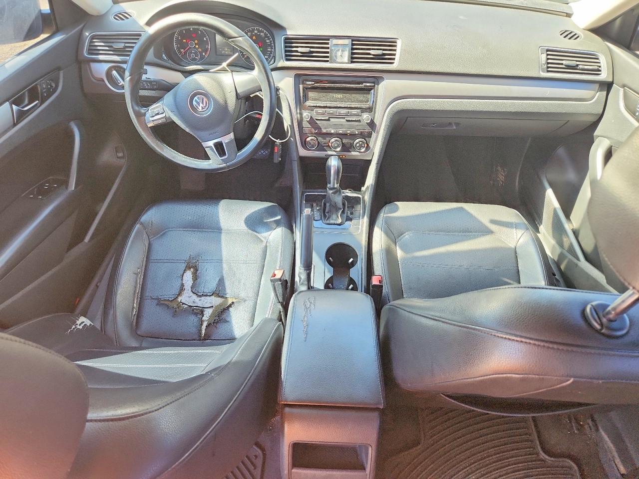 2015 VOLKSWAGEN PASSAT