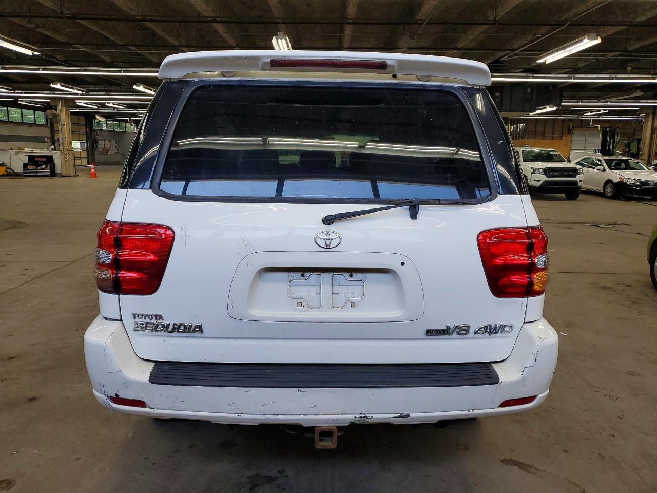 2004 TOYOTA SEQUOIA