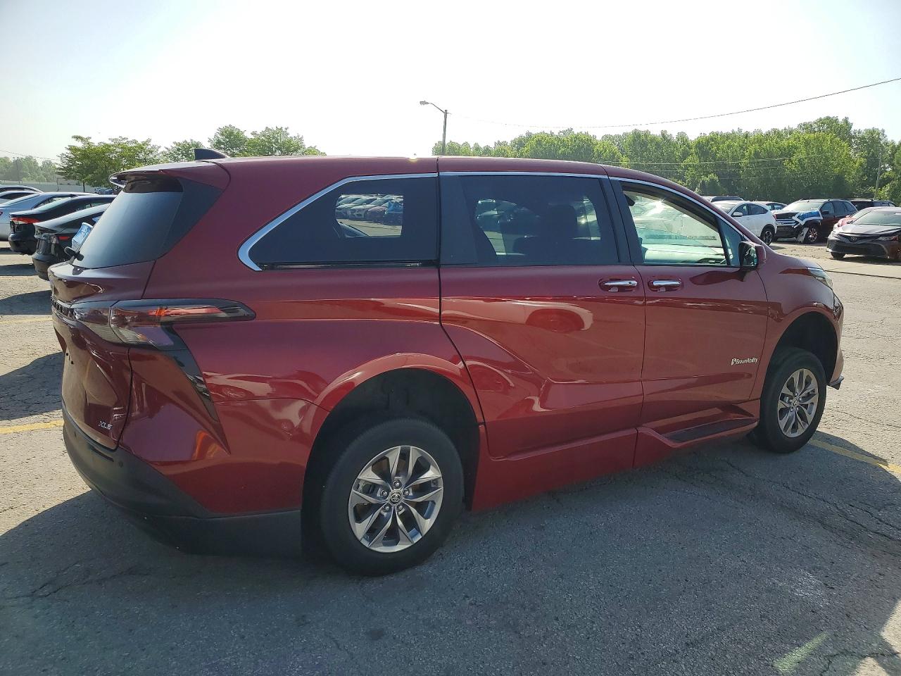 2025 TOYOTA SIENNA