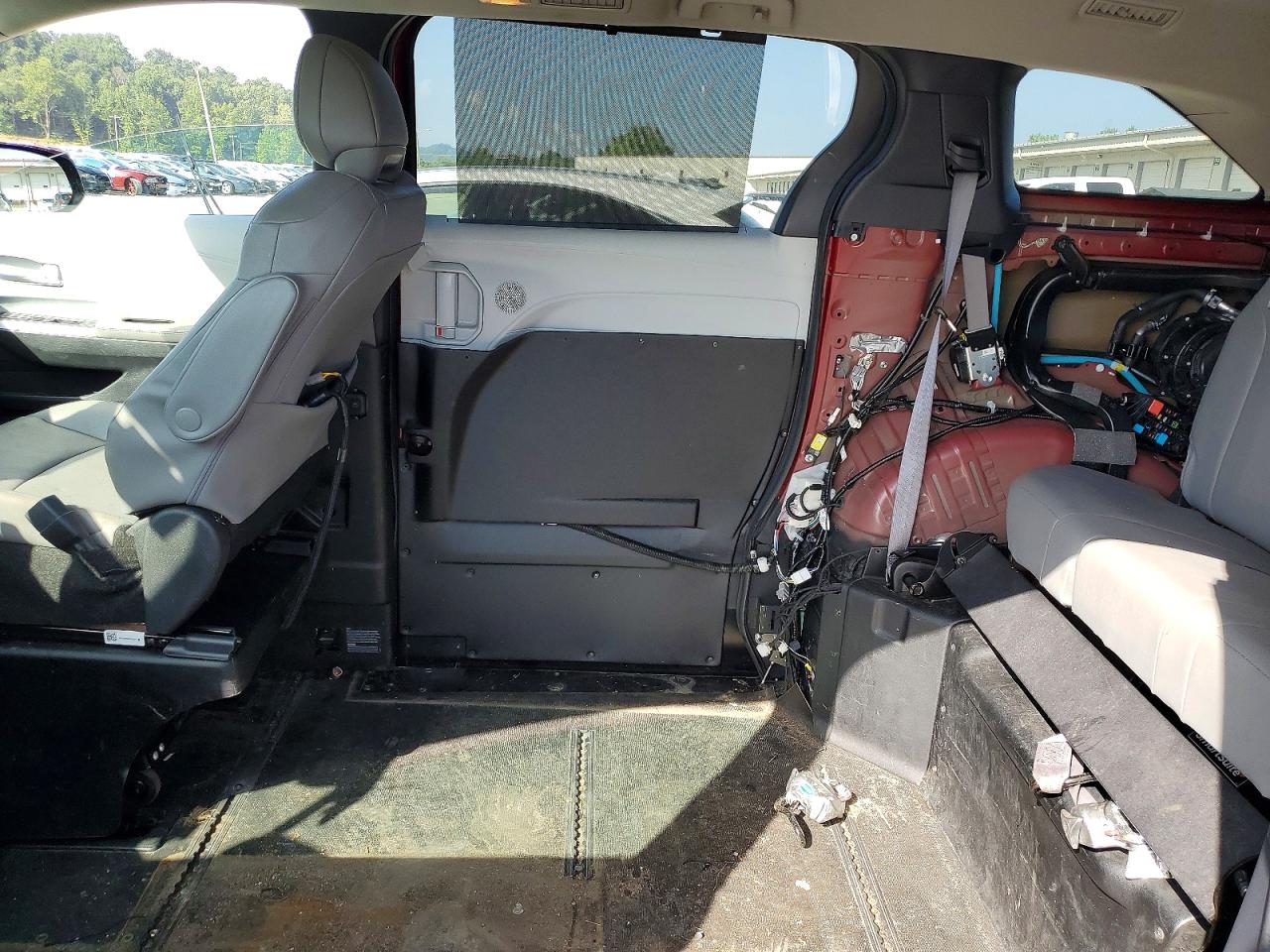 2025 TOYOTA SIENNA