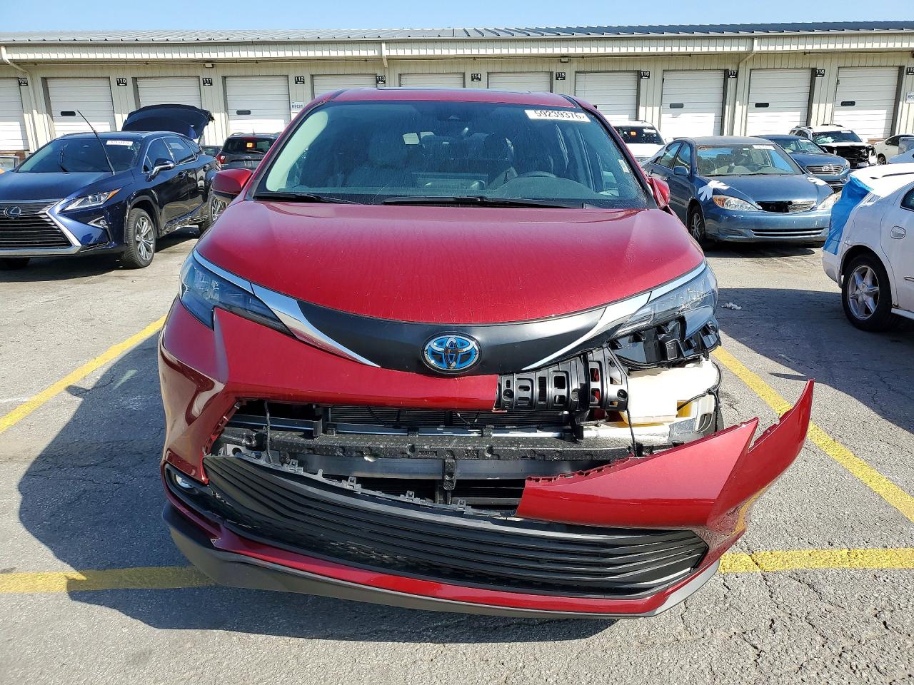 2025 TOYOTA SIENNA