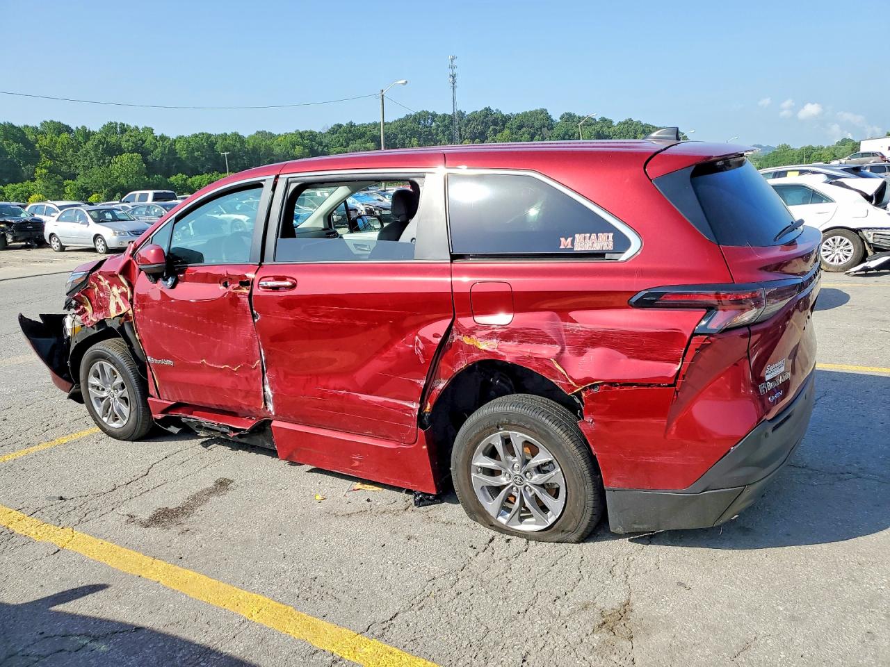 2025 TOYOTA SIENNA