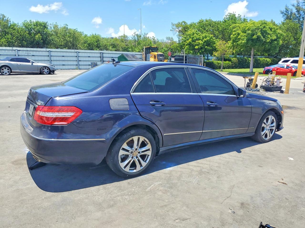 2011 MERCEDES-BENZ E-CLASS