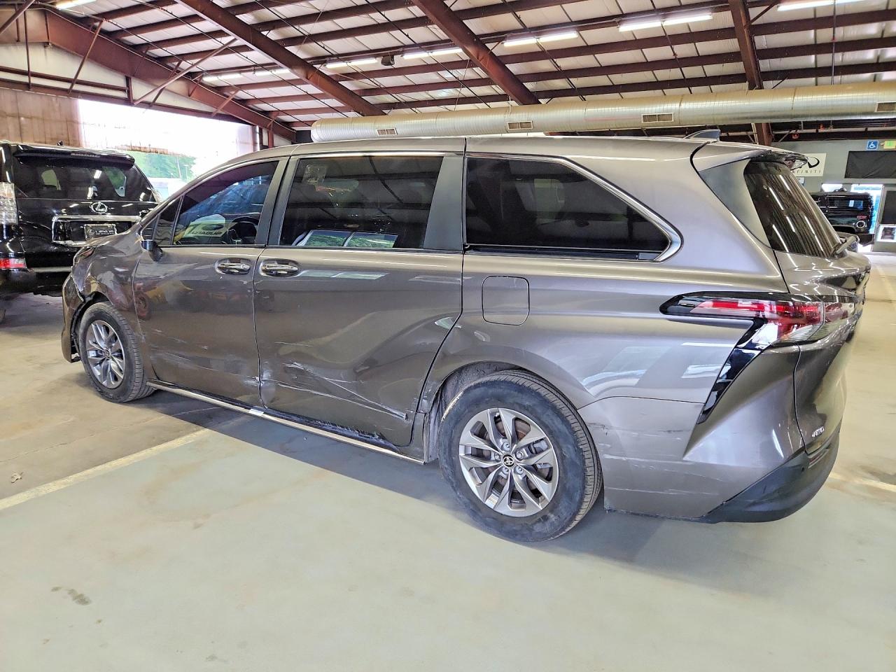 2024 TOYOTA SIENNA