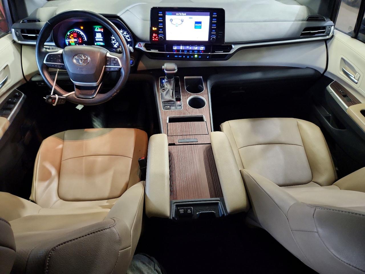2024 TOYOTA SIENNA