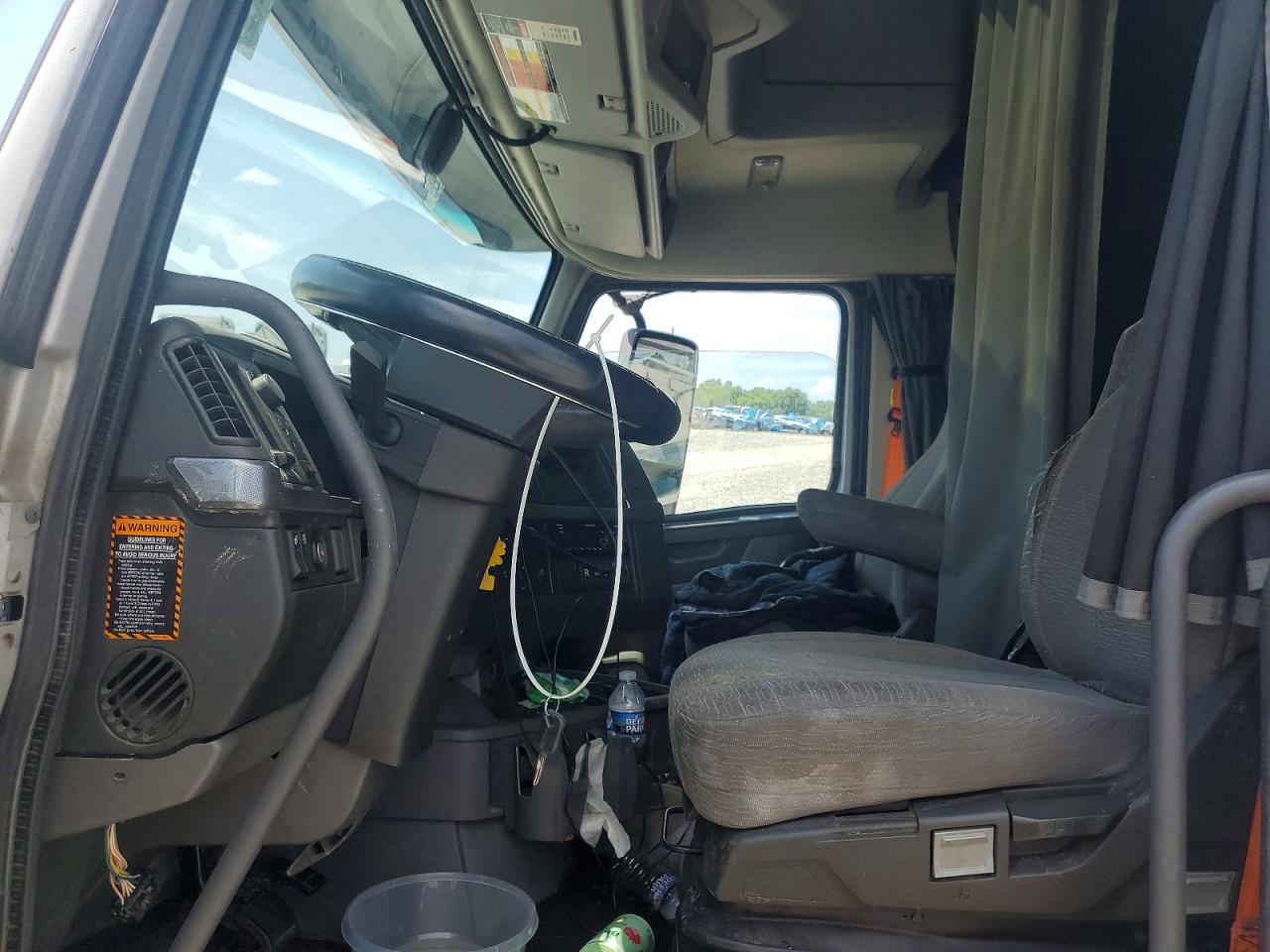 2020 VOLVO VN
