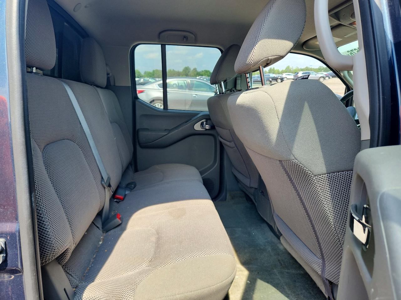 2015 NISSAN FRONTIER