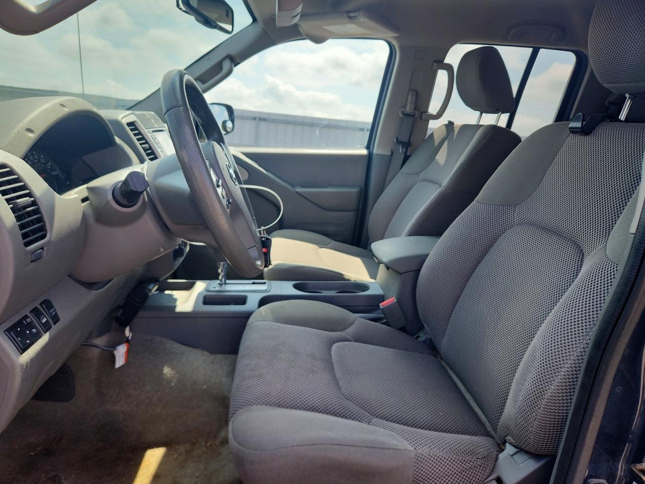 2015 NISSAN FRONTIER
