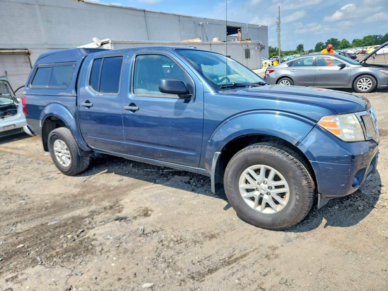 2015 NISSAN FRONTIER