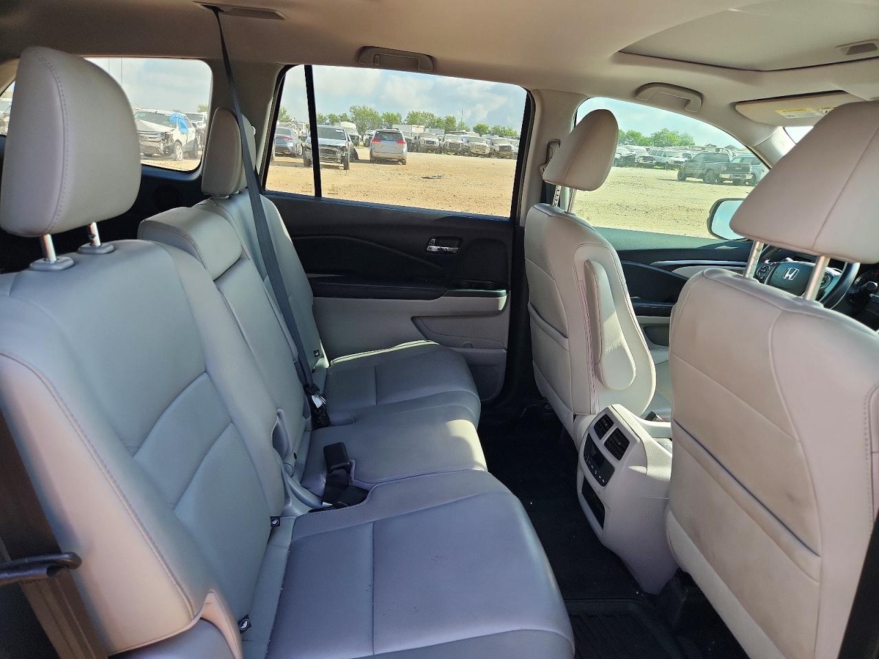 2016 HONDA PILOT
