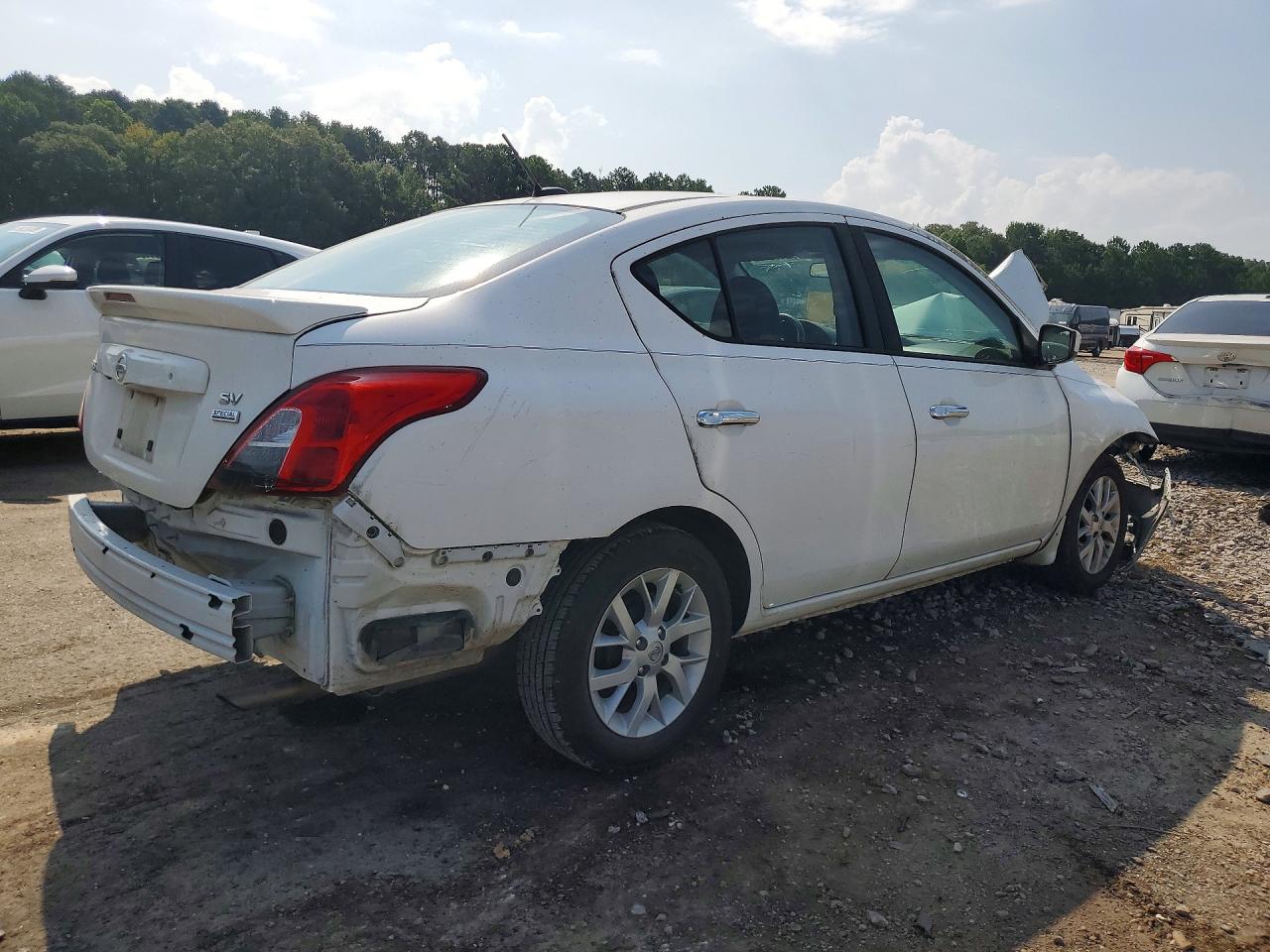 2018 NISSAN VERSA