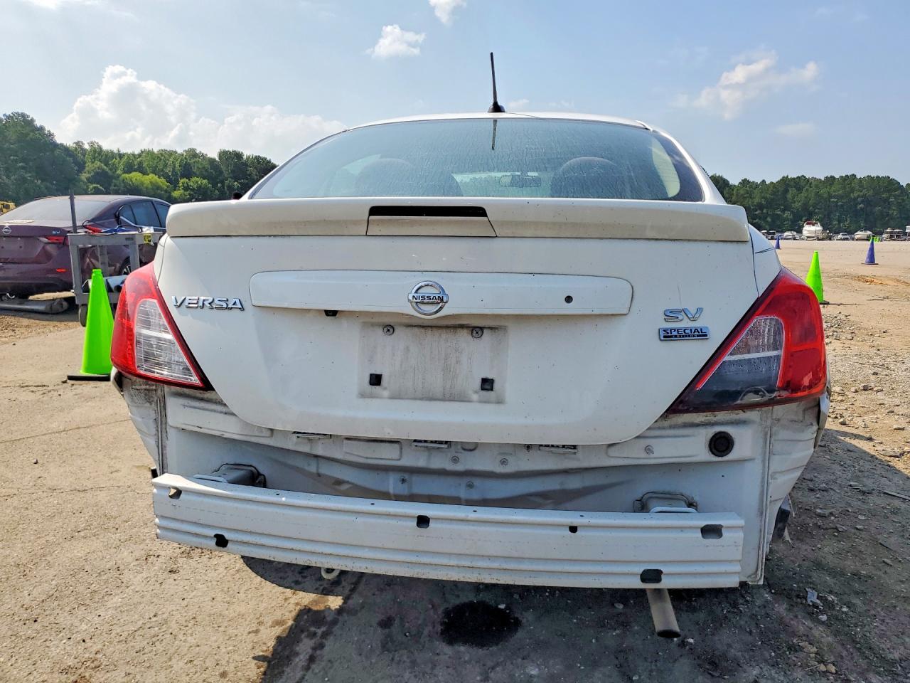 2018 NISSAN VERSA