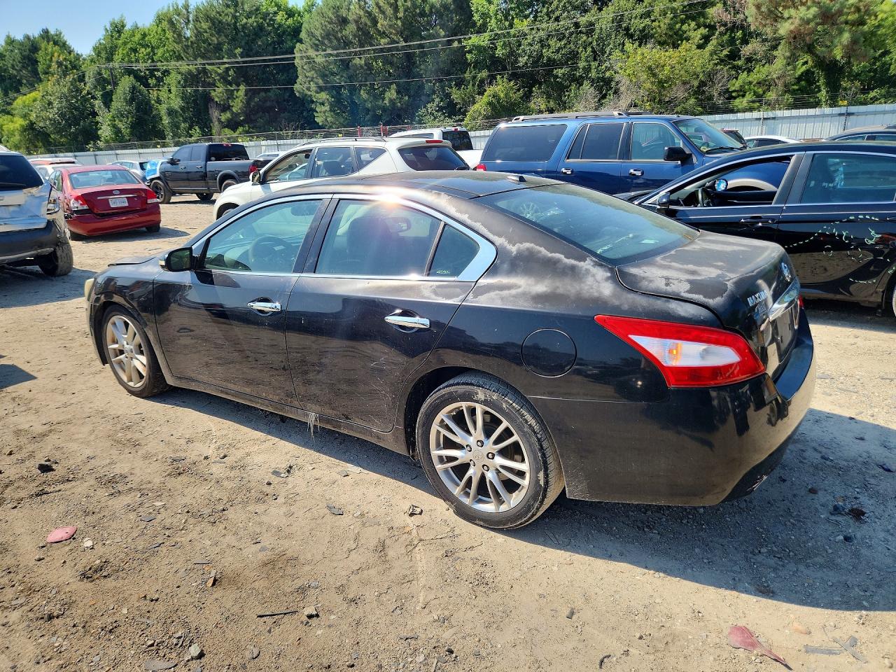 2011 NISSAN MAXIMA