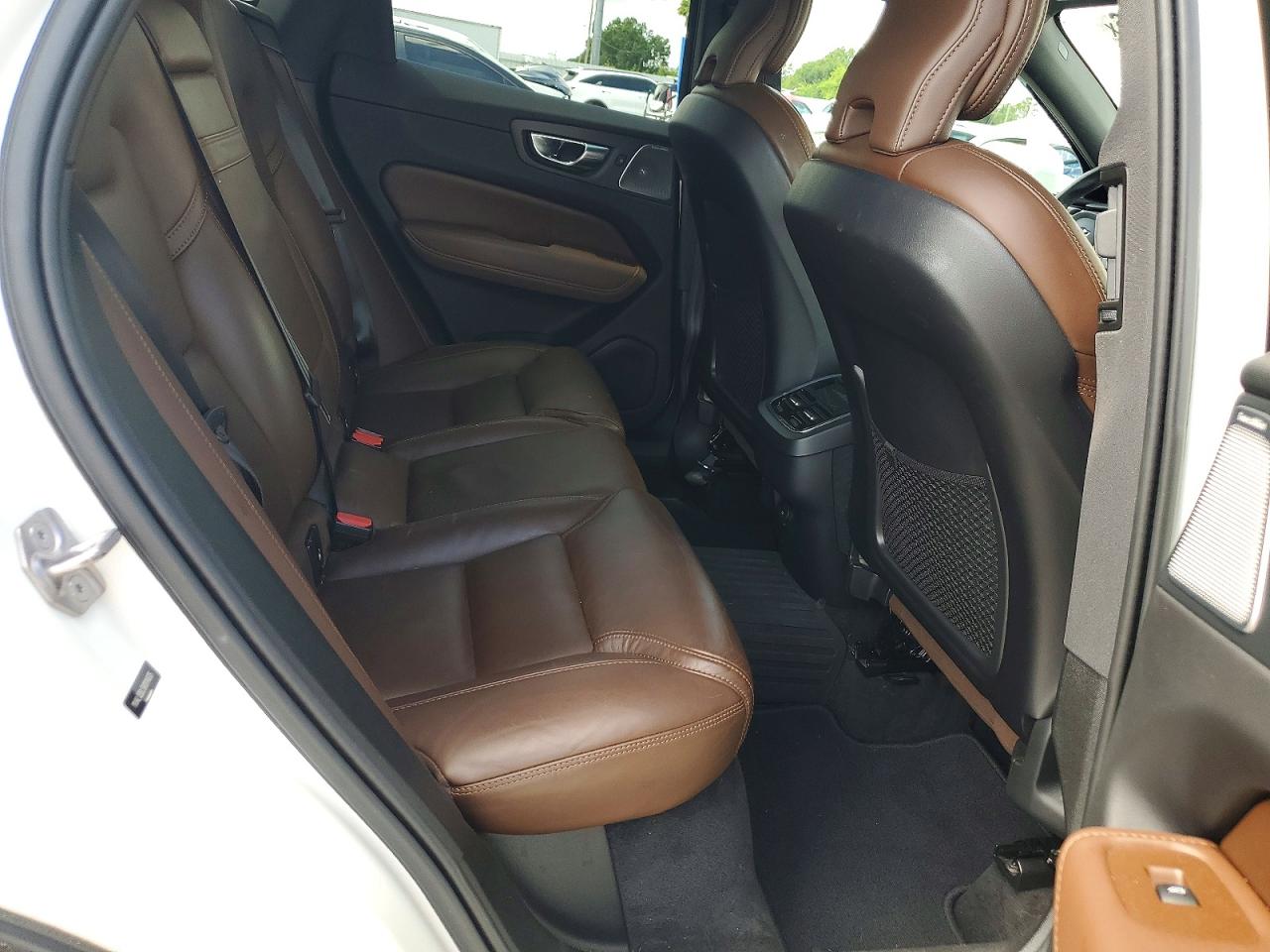 2022 VOLVO XC60