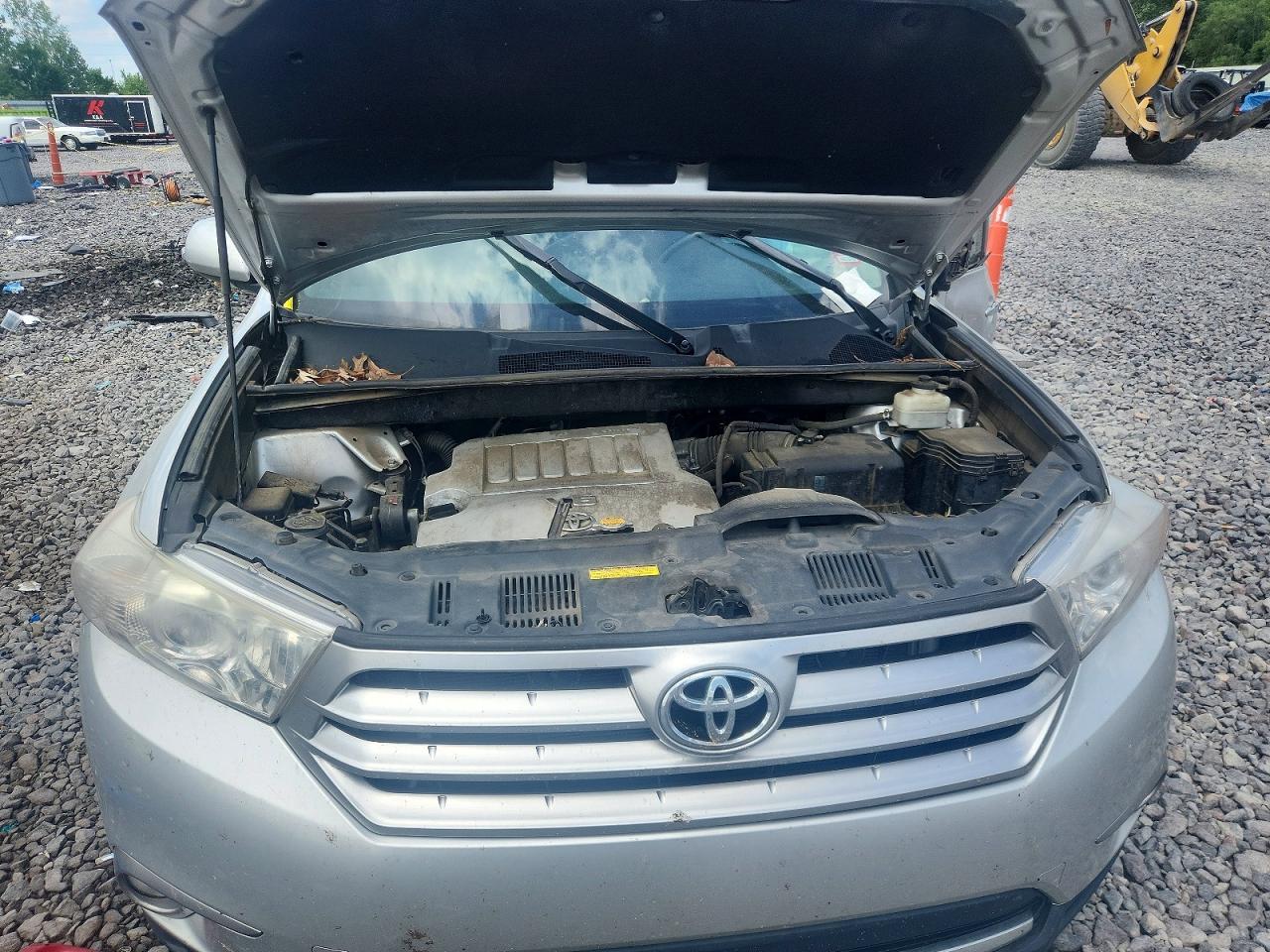 2011 TOYOTA HIGHLANDER