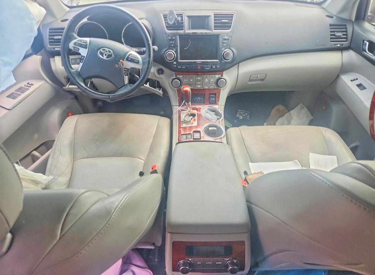 2011 TOYOTA HIGHLANDER